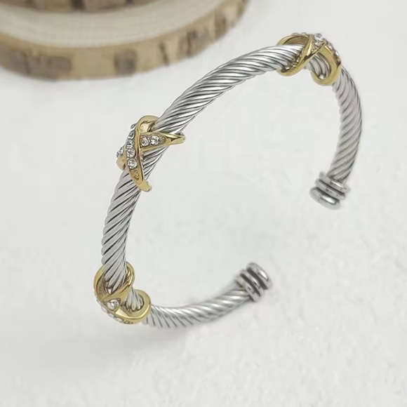 Luxury Gold Bezel Bangle– Modern Muse Elegance - Picture 5 of 7
